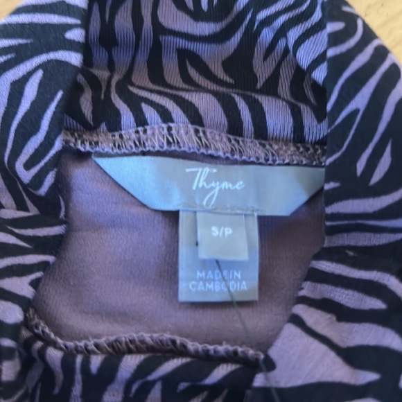 NWT Thyme maternity size small long sleeve shirt- very soft material - Picture 3 of 5